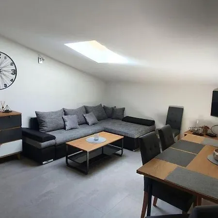In Vrvari With Terrace, Wifi, Washing Machine 664-5 דירה